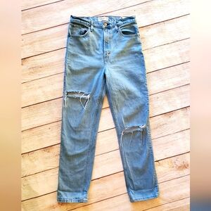 Abercrombie & Fitch the 90s straight Ultra High Rise jeans size 28